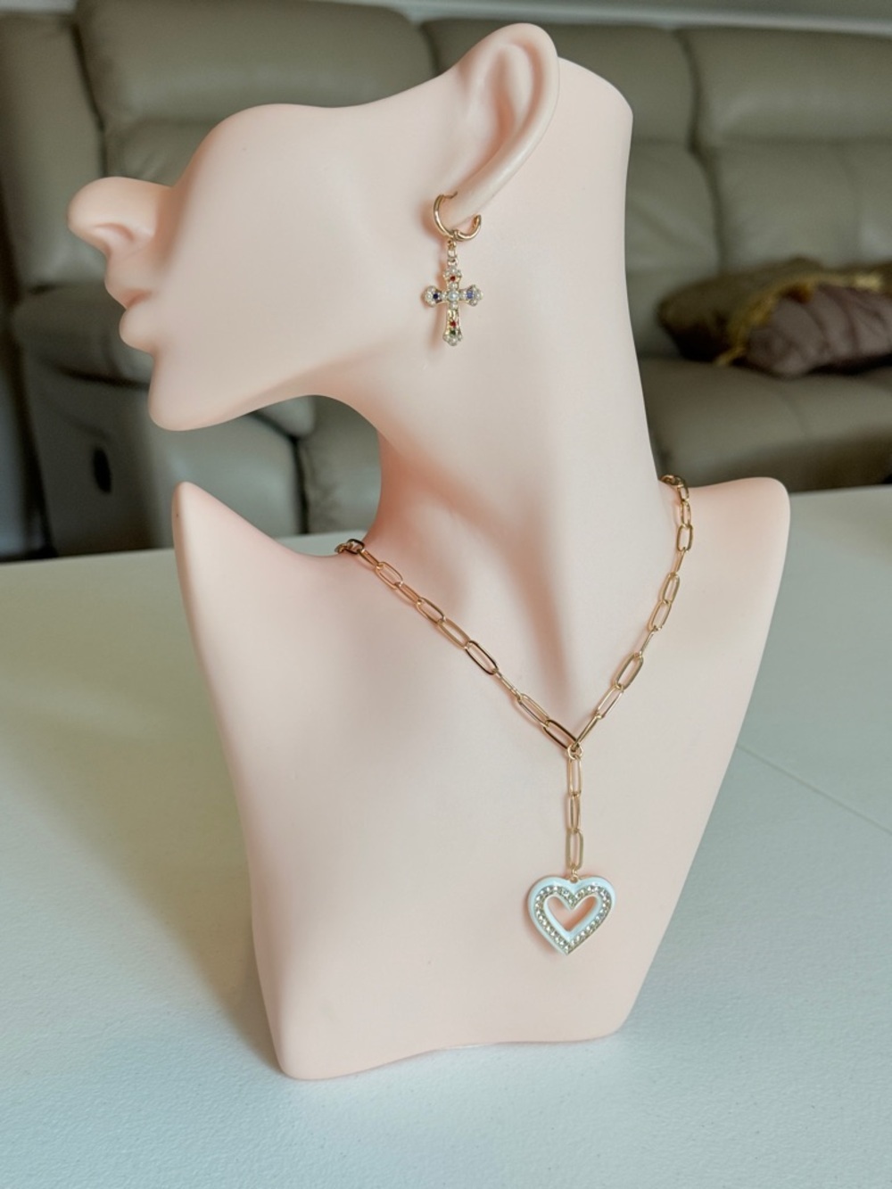 Gold-Tone Chain Necklace with White Heart Pendant - Picture 5 of 9